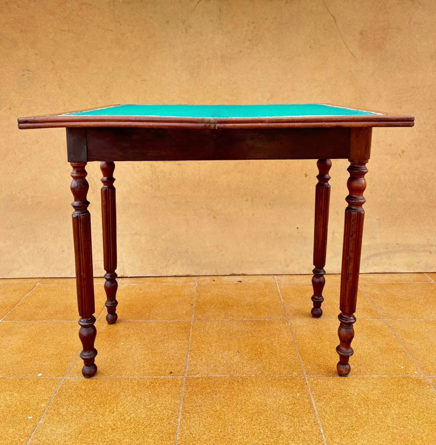 Spieltisch aus Eiche mit grüner Filzplatte, 1920er