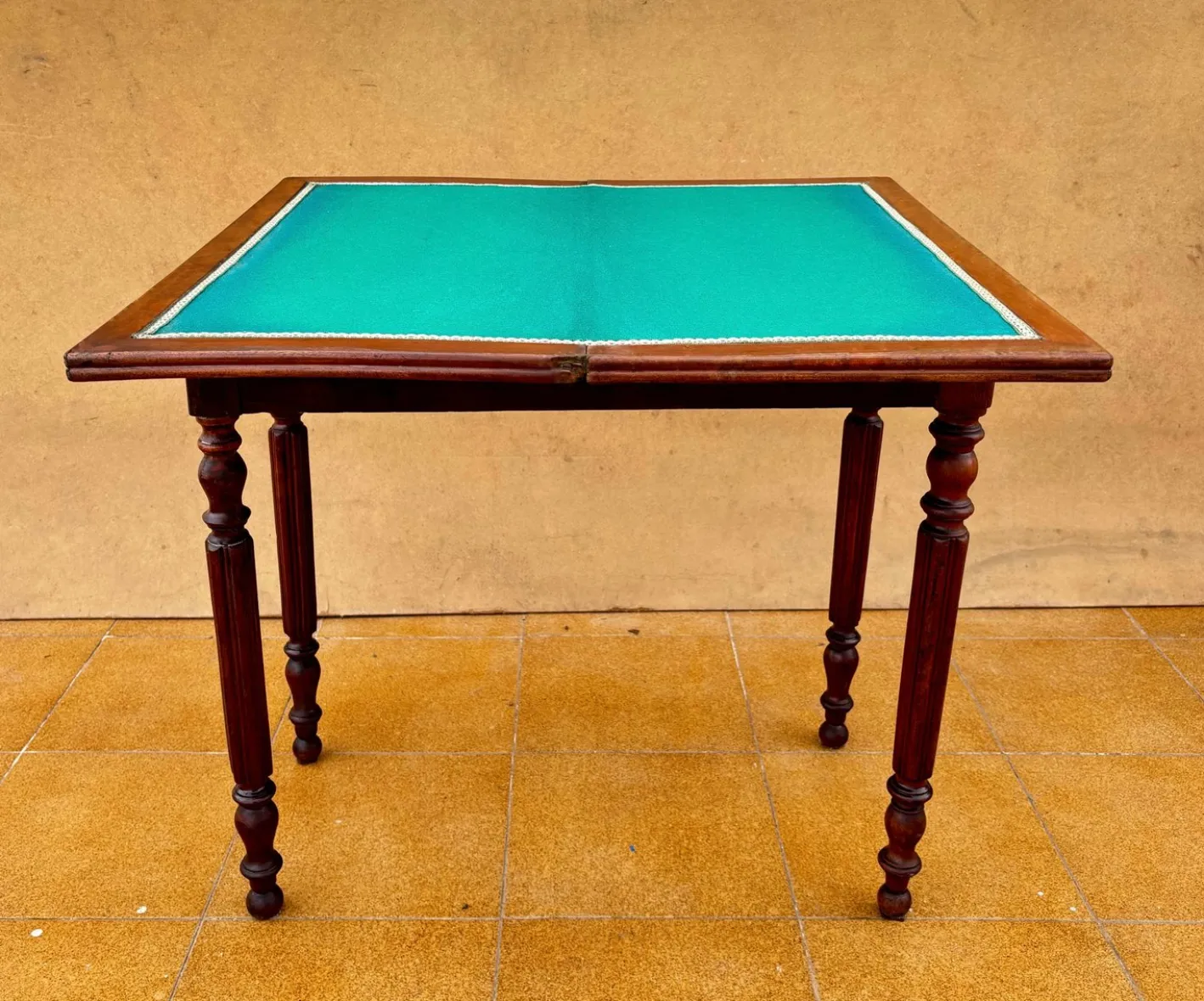 Spieltisch aus Eiche mit grüner Filzplatte, 1920er