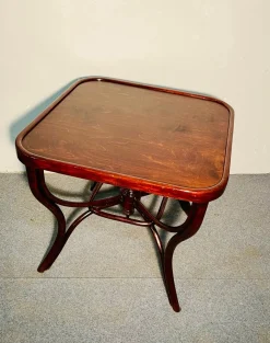Spieltisch mit geschnitztem Gestell von Michael Thonet für Thonet, Pre-1890er