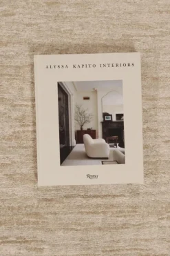 Textural Teppich in einem weichen Beige von Rug&Kelim