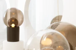 Tischlampe aus transparentem und rauchgrauem Glas mit schwarzem Fuß von Sebastian Herkner für Pulpo & Rosenthal