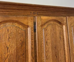 4-türiger französischer Vintage Schrank aus geschnitzter Eiche