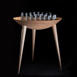 Trojan Chess Table von Futuro Studio, 2019