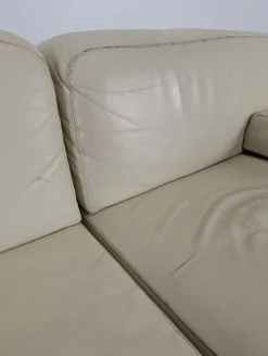 Vier-Sitzer Sofa aus Cremefarbenem Leder