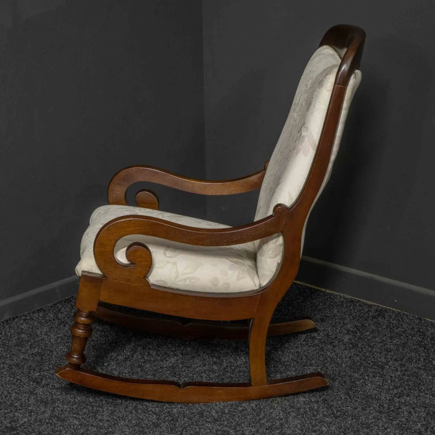 Viktorianischer Schaukelstuhl