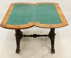 Viktorianischer Spieltisch aus Wurzelholz, 1880er