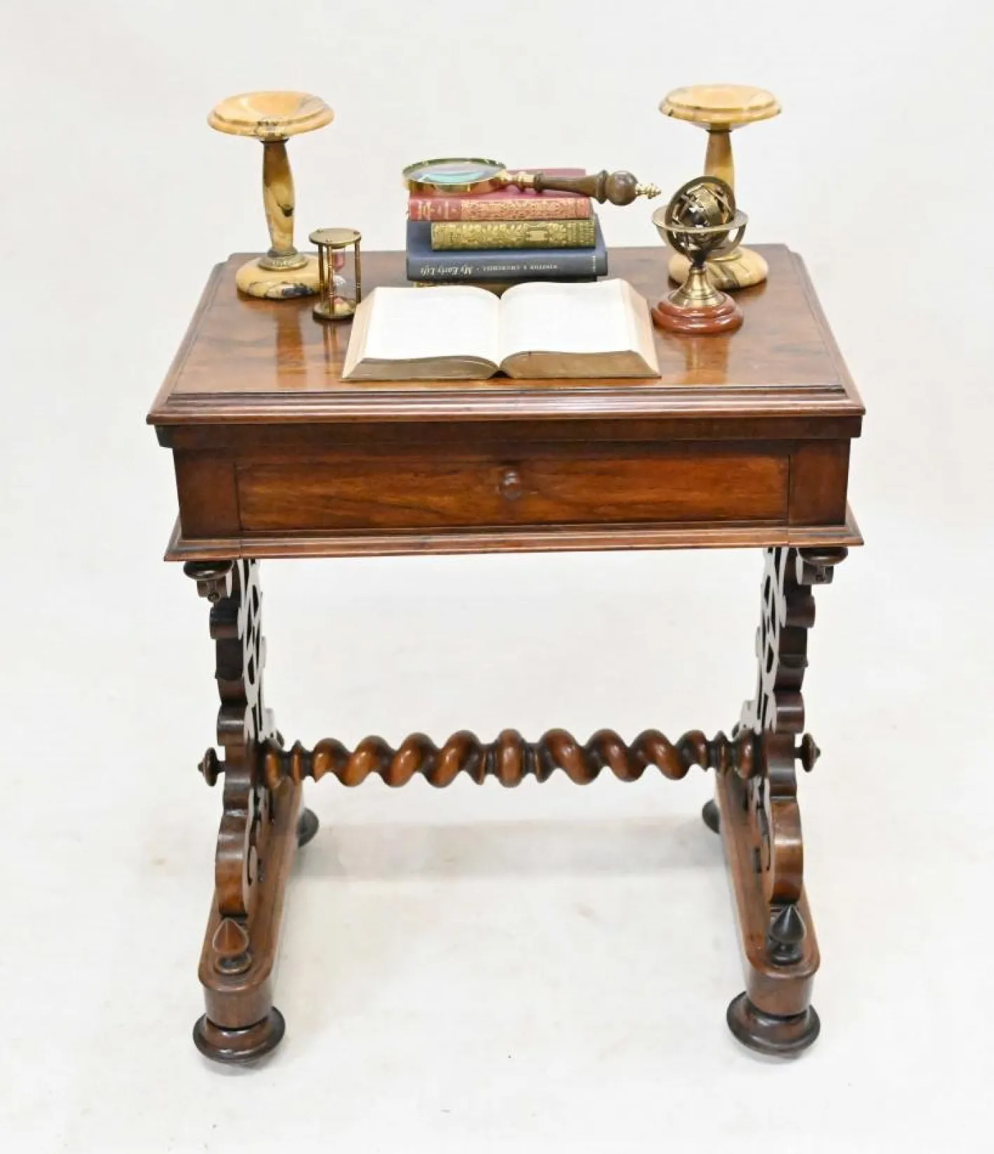 Viktorianischer Spieltisch, 1840er