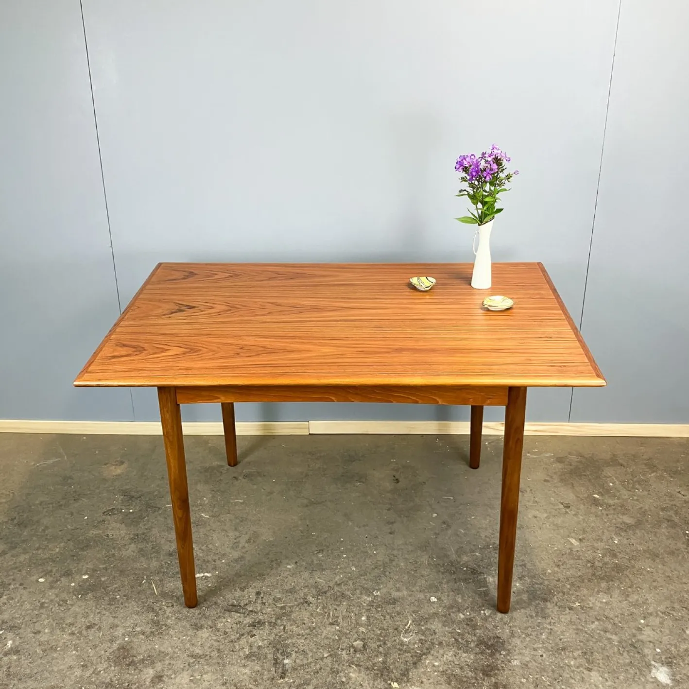 Vintage Esstisch aus Teak, 1960er