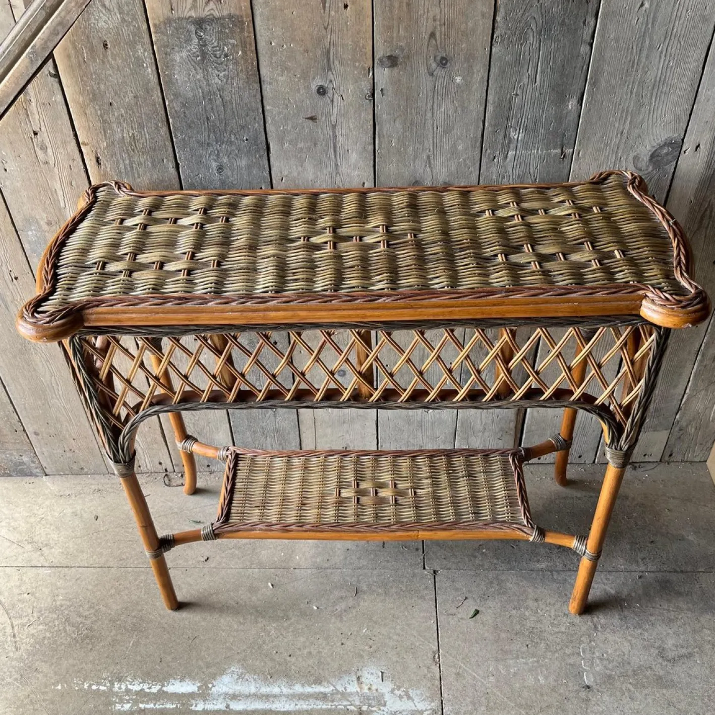 Vintage Konsolentisch aus Korbgeflecht mit 2 Ebenen