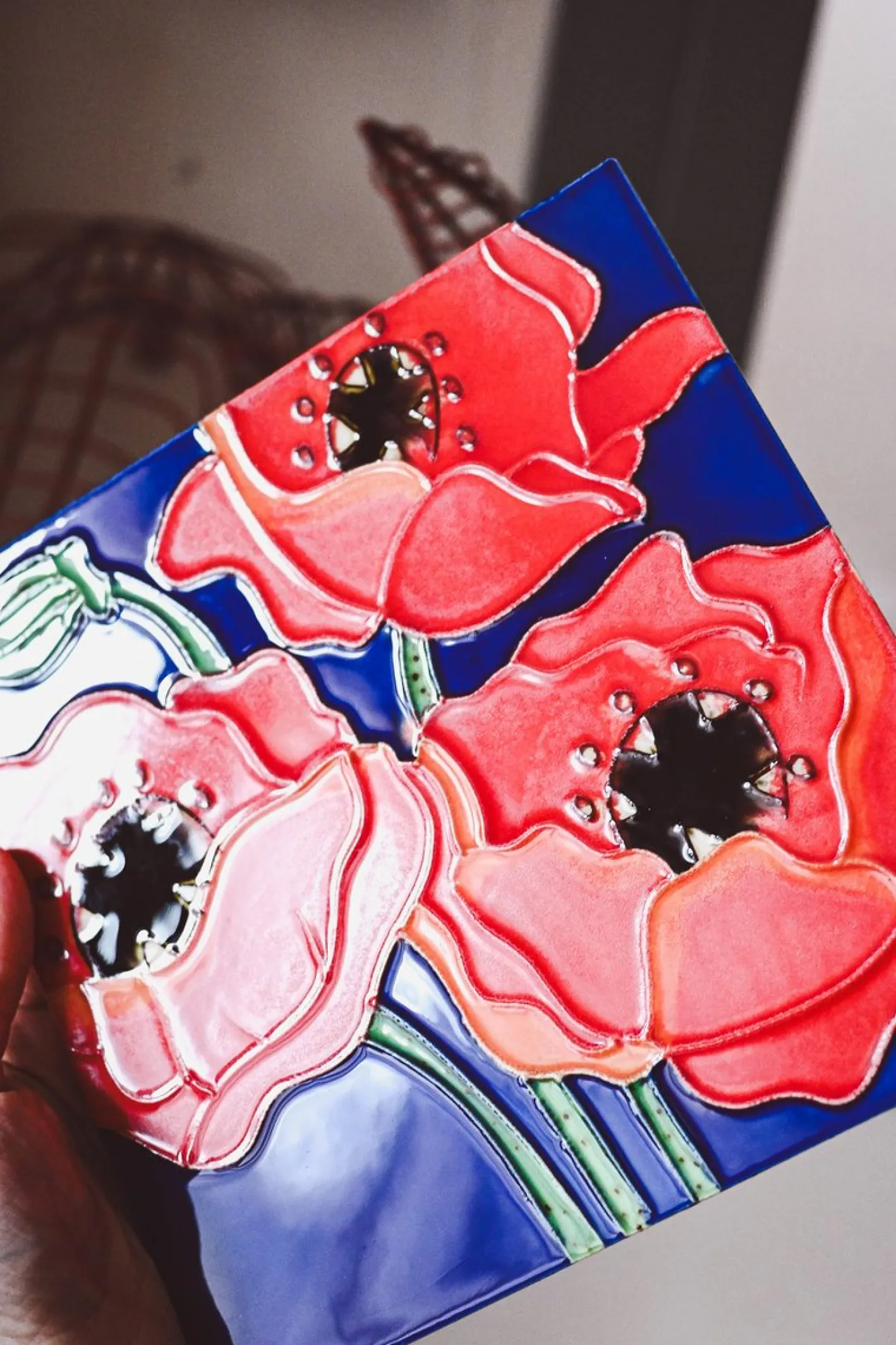 Vintage Mohn Fliese - Rustikales Wanddekor mit Blumenmuster, 1950er