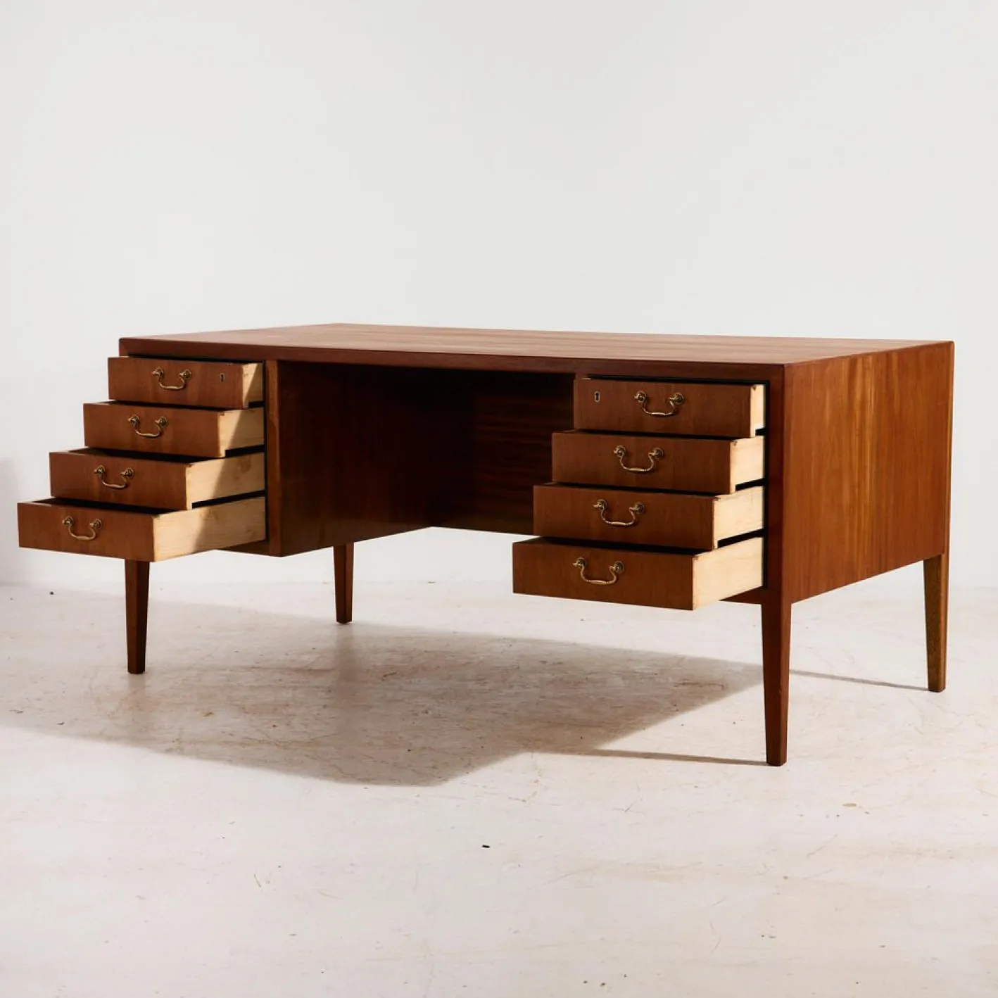 Vintage Schreibtisch aus Teak