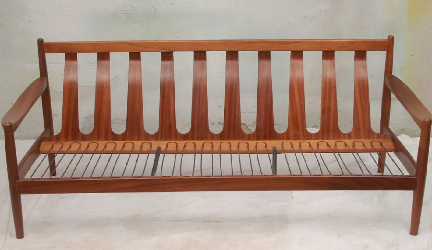 Vintage Sofa mit Cognacfarbenem Lederkissen, 1965