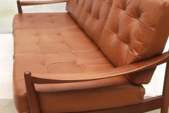 Vintage Sofa mit Cognacfarbenem Lederkissen, 1965