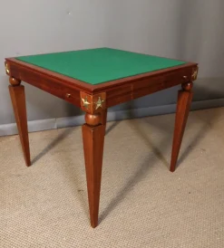 Vintage Spieltisch