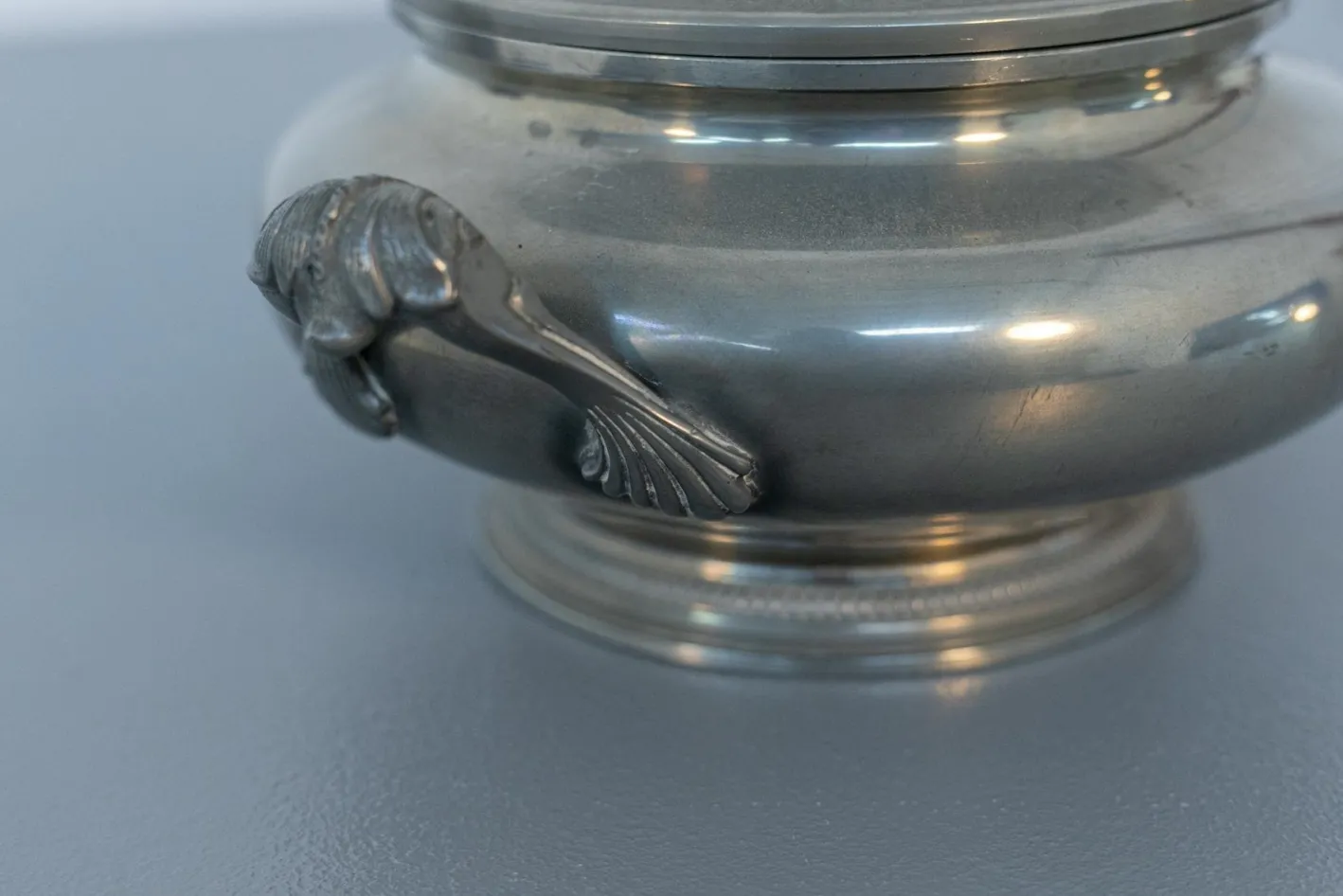 Vintage Suppenterrine aus silbernem Metall mit Deckel