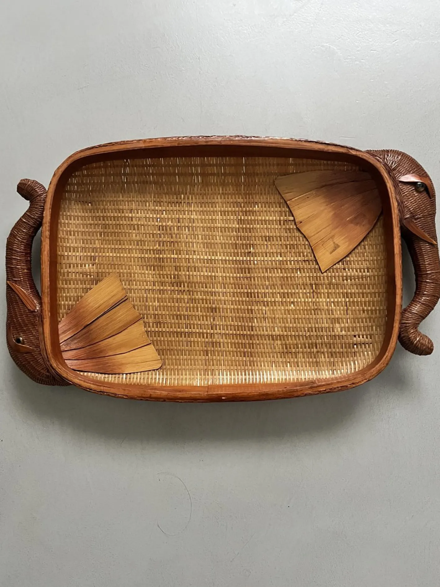 Vintage Tablett aus Korbgeflecht, 1950er