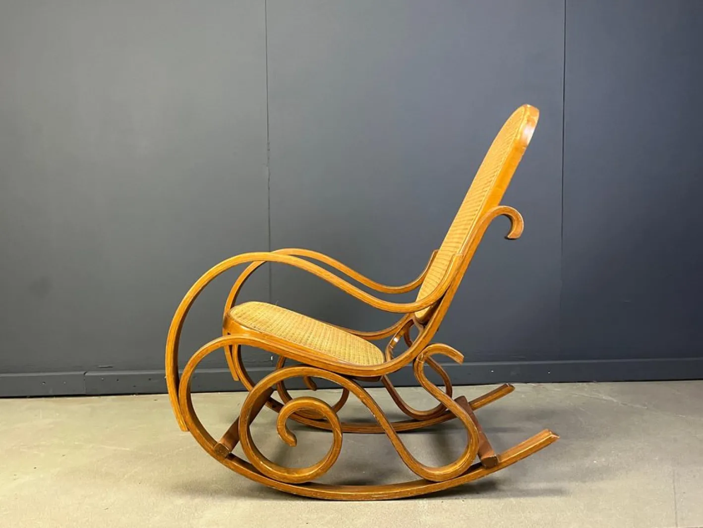 Vintage Thonet Schaukelstühle, 1960er