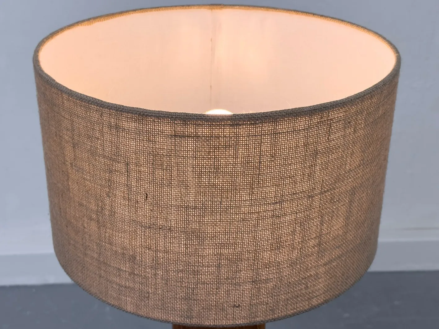 Vintage Tischlampe aus Teak, 1970er