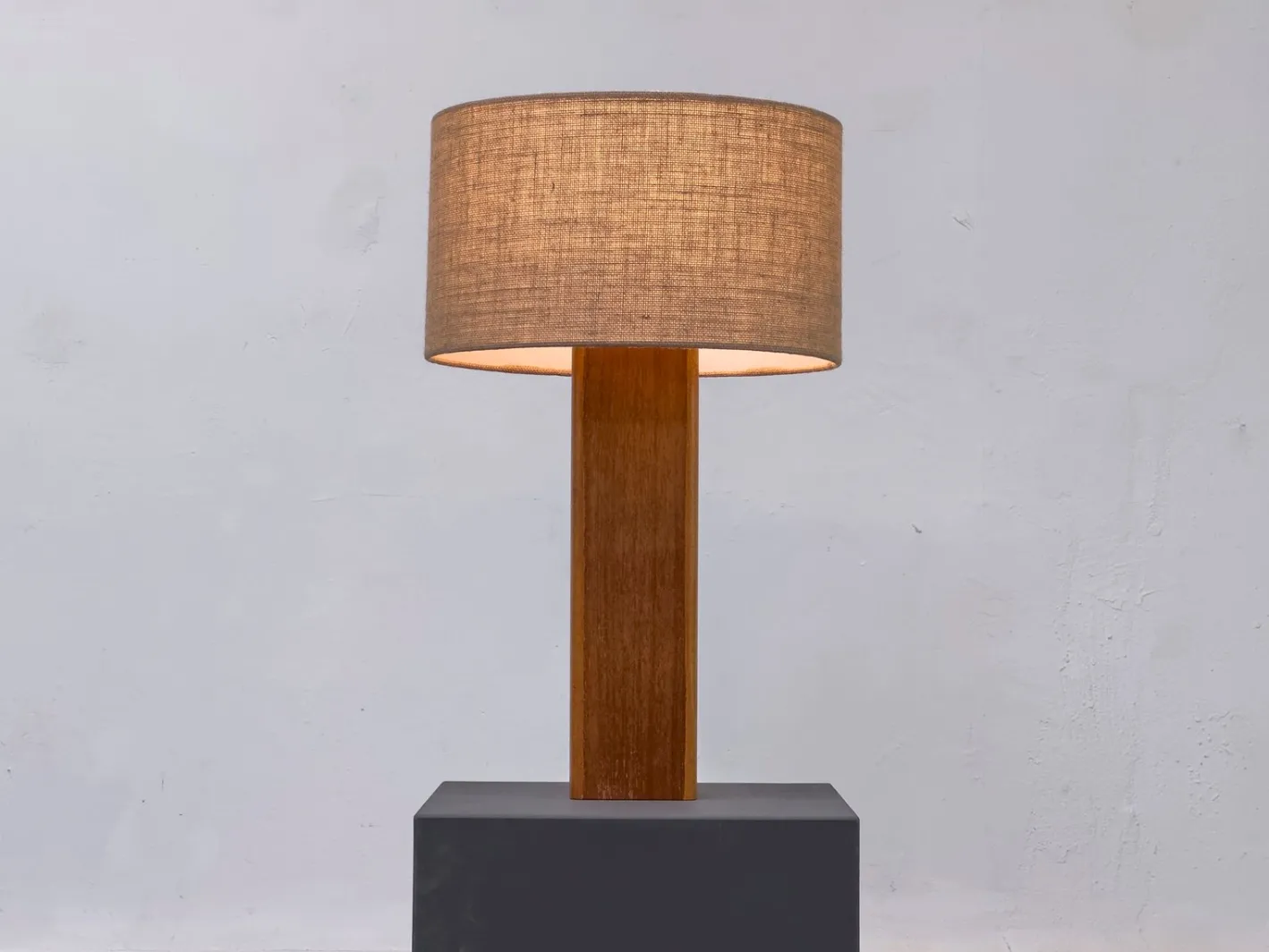 Vintage Tischlampe aus Teak, 1970er
