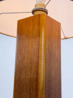 Vintage Tischlampe aus Teak, 1970er