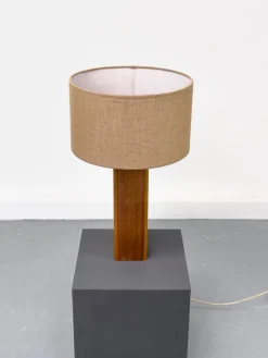 Vintage Tischlampe aus Teak, 1970er