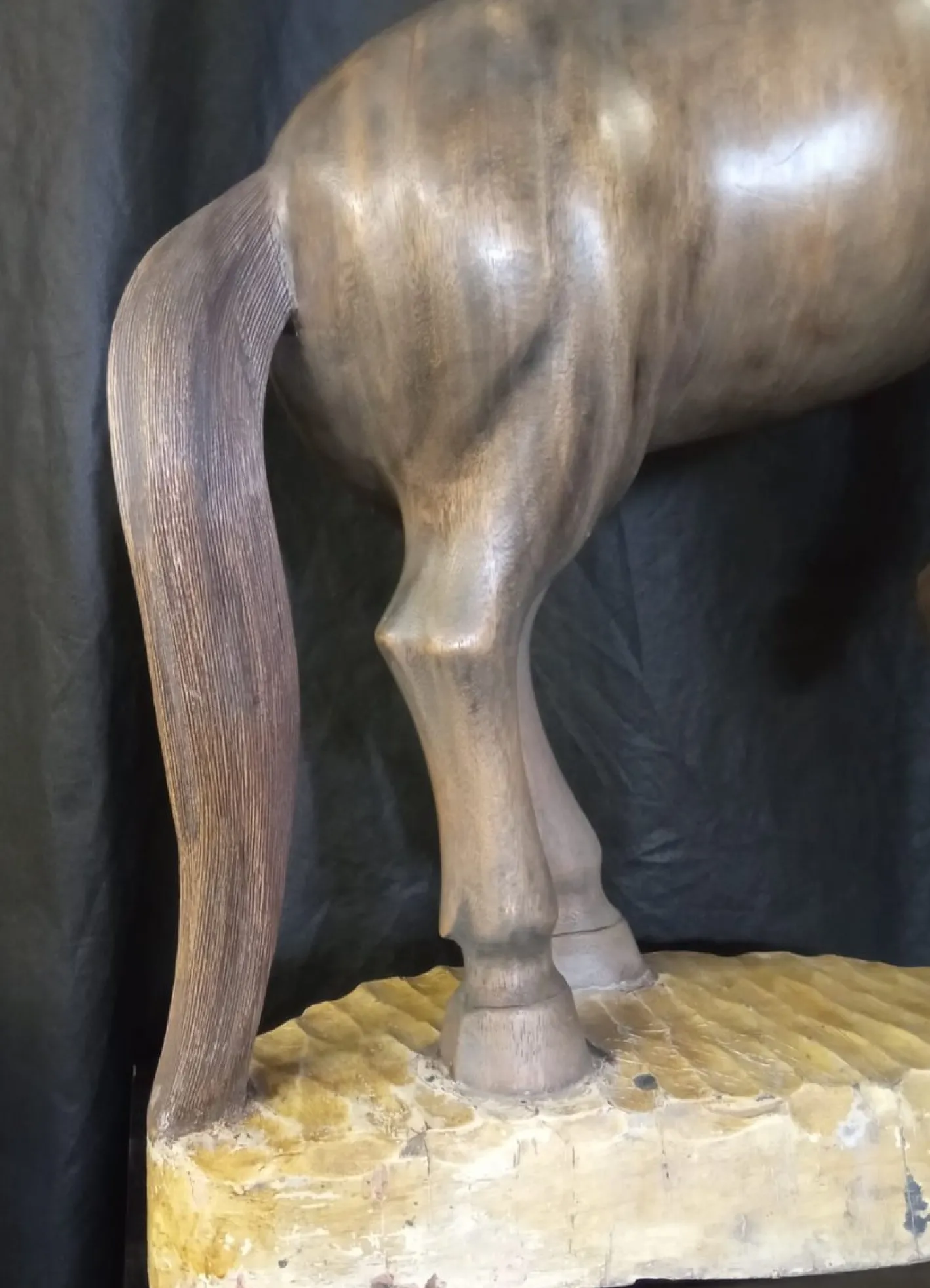Walnuss Holz Soaring Horse Skulptur