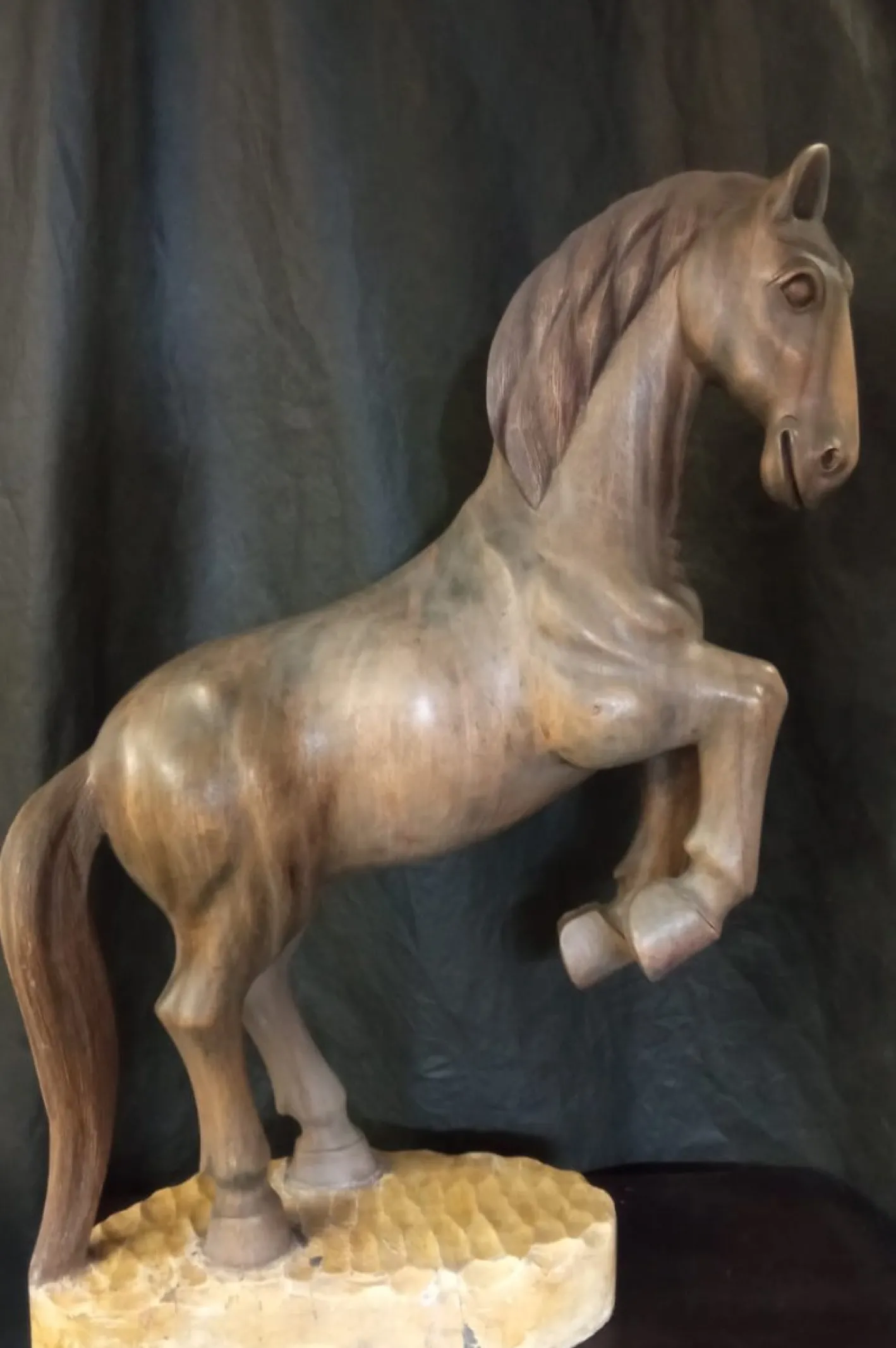 Walnuss Holz Soaring Horse Skulptur