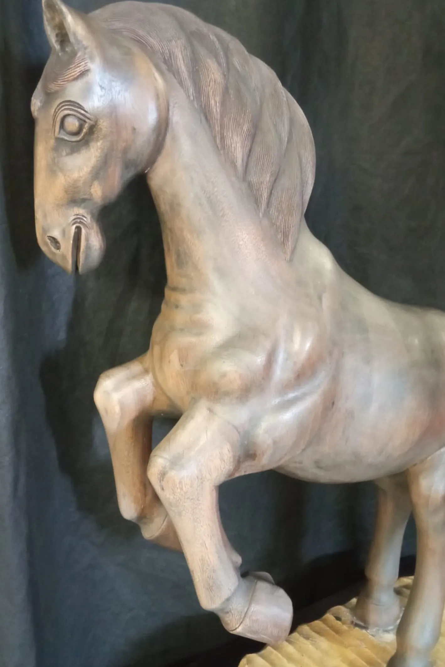 Walnuss Holz Soaring Horse Skulptur