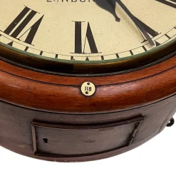 Wanduhr aus dem 19. Jh. von Thwaites and Reed, 1890er