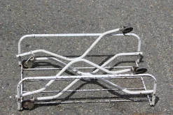Weißer Vintage Klapptisch aus Metall, 1970er