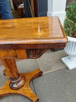 William IV Palisander Kartentisch