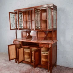 Zweiteiliges Sideboard mit Vitrine und Marmorplatte
