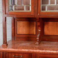 Zweiteiliges Sideboard mit Vitrine und 4 Türen