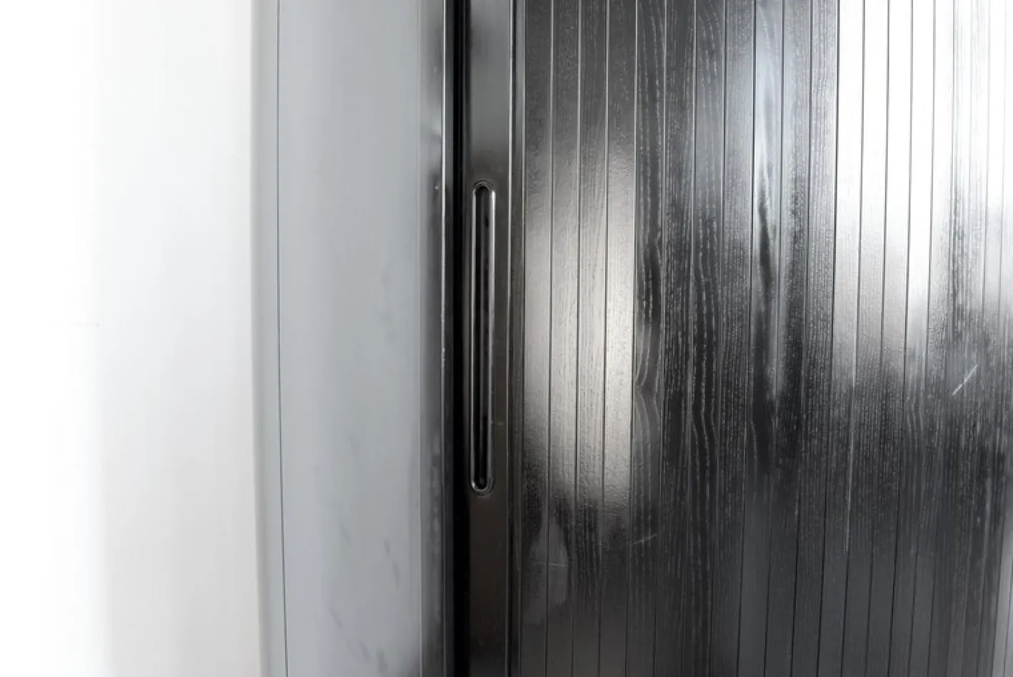 Zylindrischer Garderobenschrank, Italien, 1985